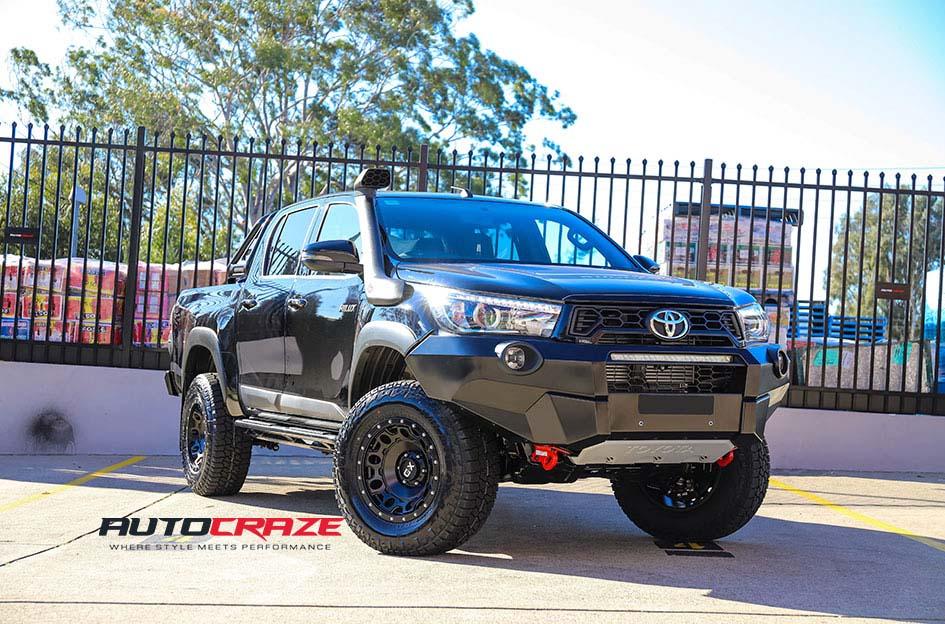 TOYOTA HILUX 4WD HOLESHOT XD SATIN BLACK